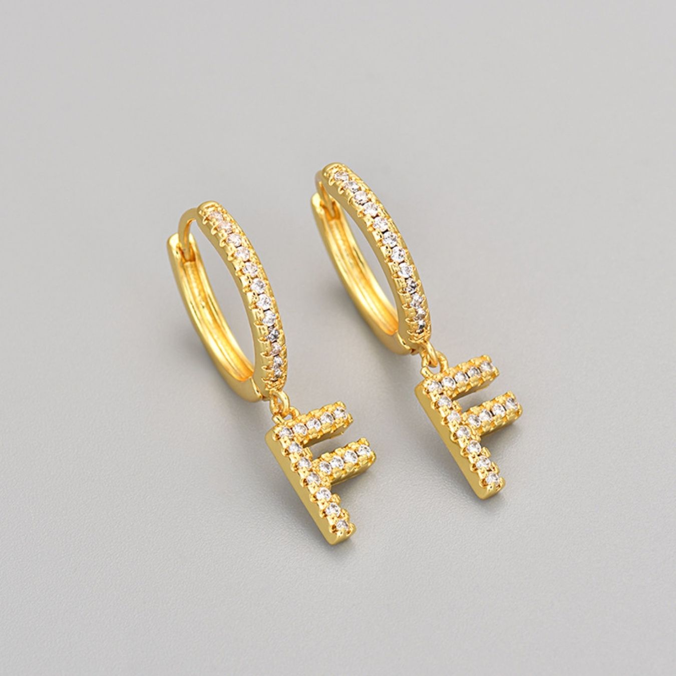 Oorbellen met initialen "Crystal"