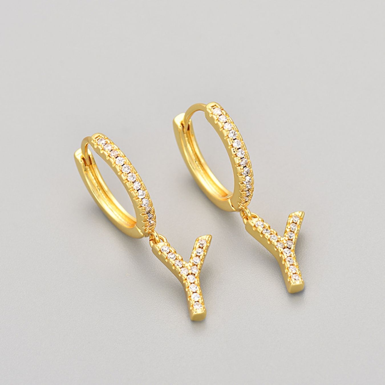 Oorbellen met initialen "Crystal"