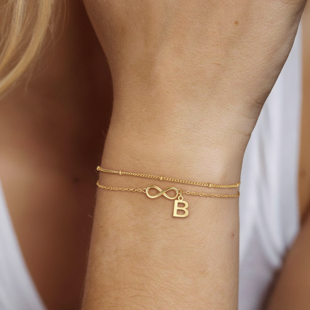Armband met initialen "Eeuwige Band"