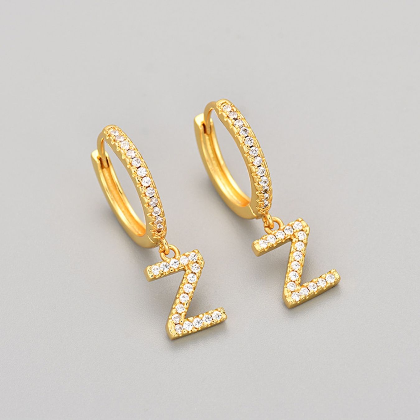 Oorbellen met initialen "Crystal"