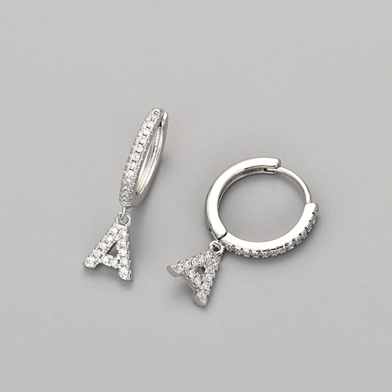 Oorbellen met initialen "Crystal"