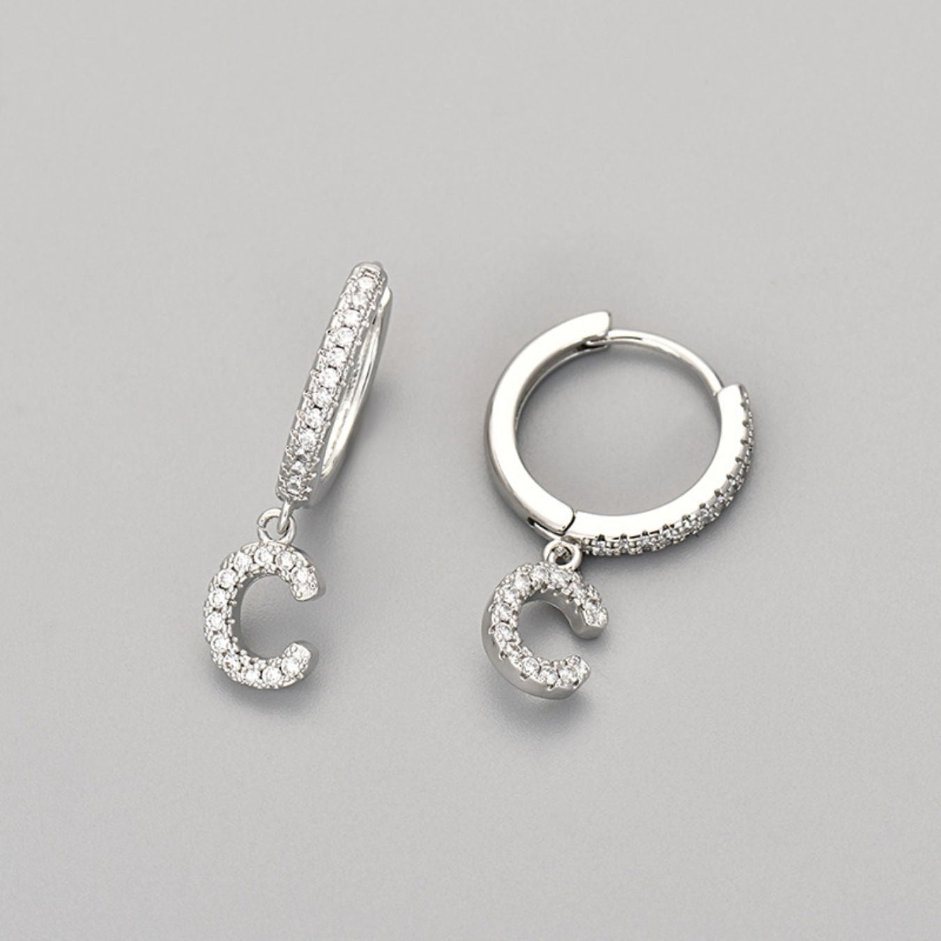 Oorbellen met initialen "Crystal"