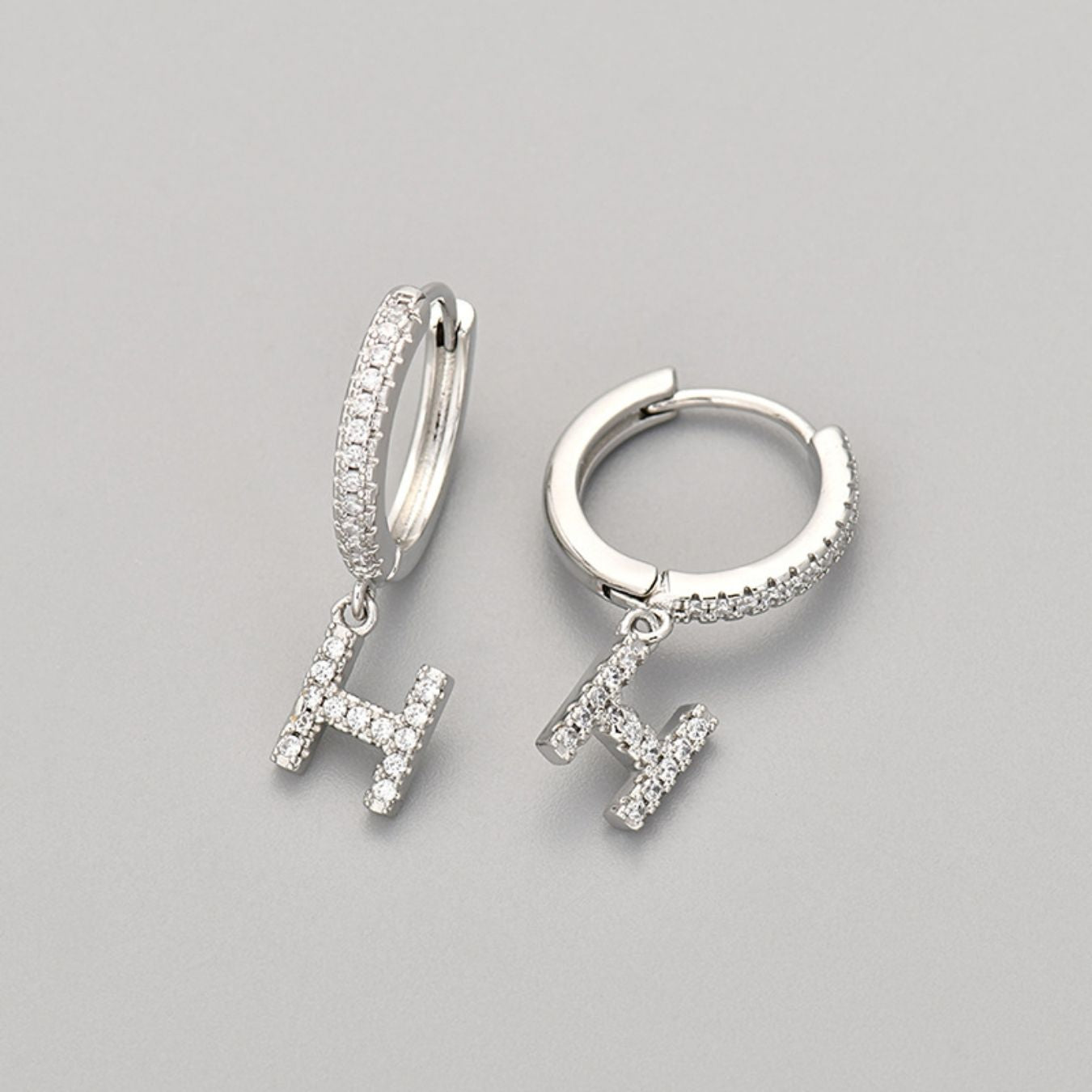 Oorbellen met initialen "Crystal"