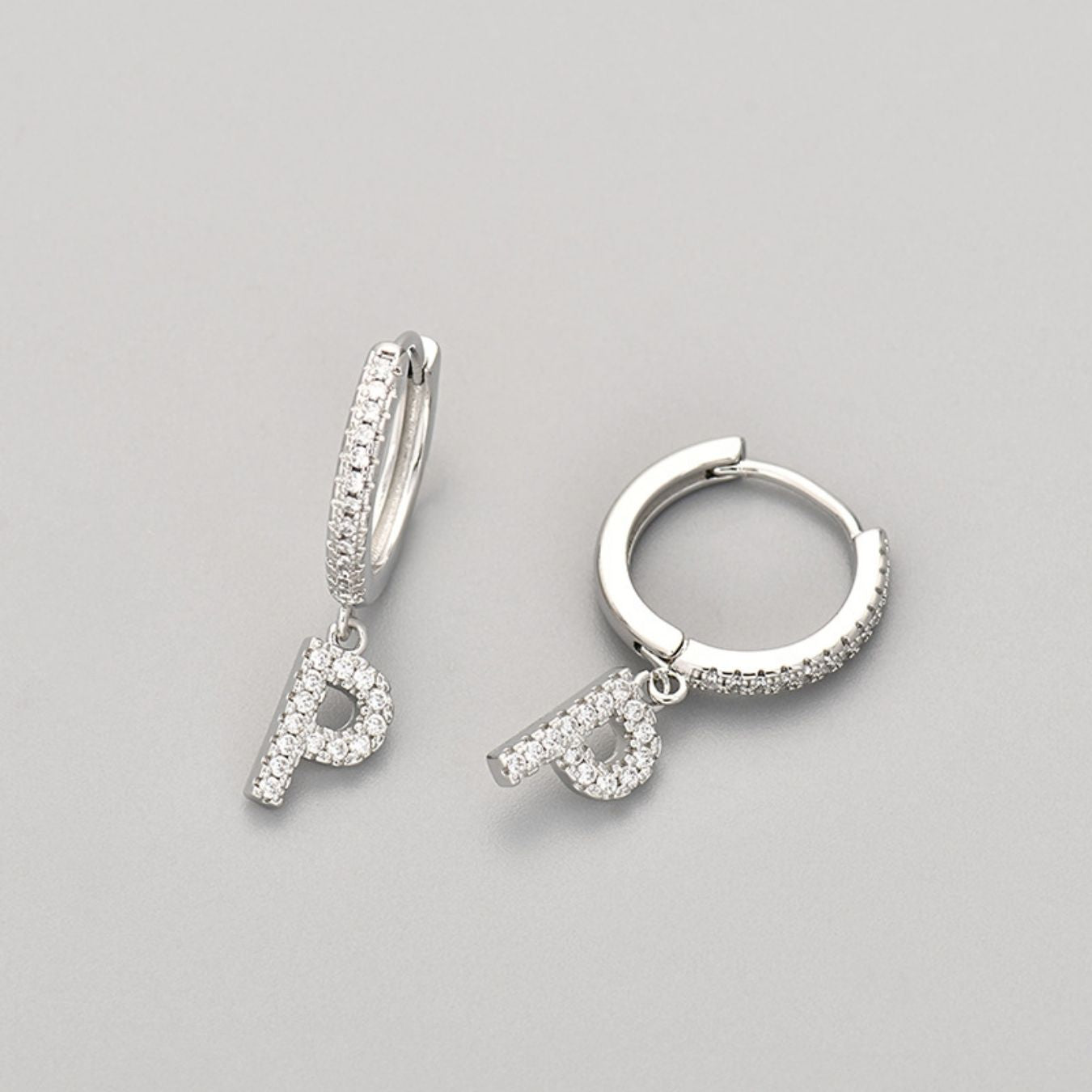 Oorbellen met initialen "Crystal"