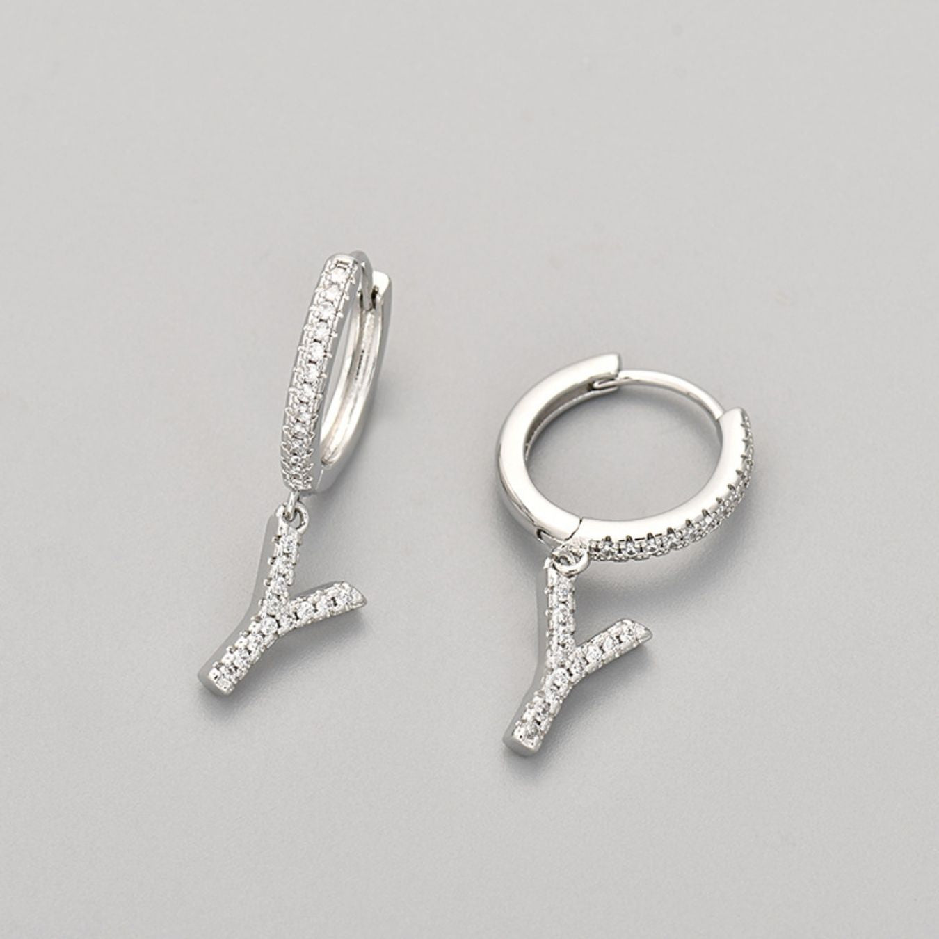 Oorbellen met initialen "Crystal"