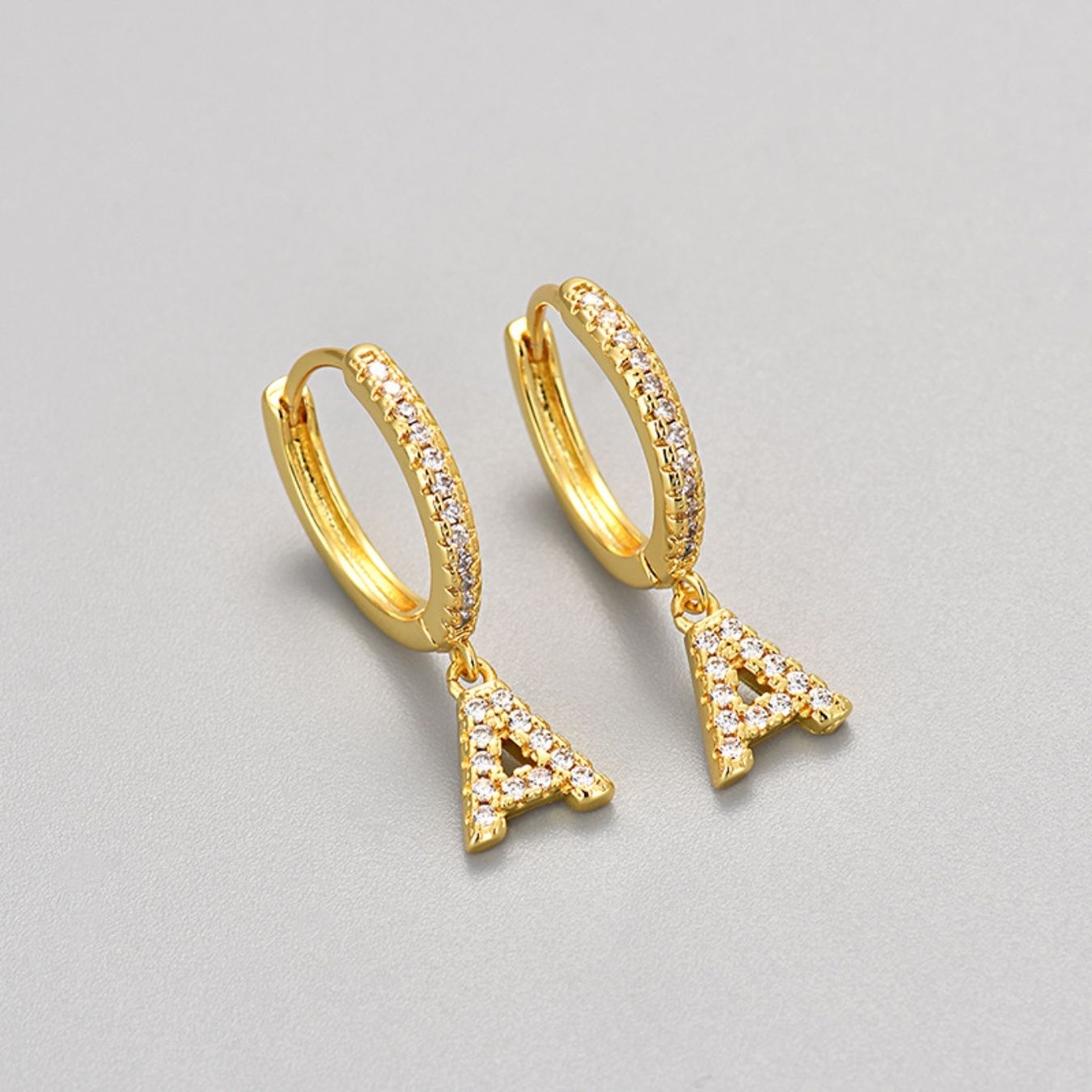 Oorbellen met initialen "Crystal"