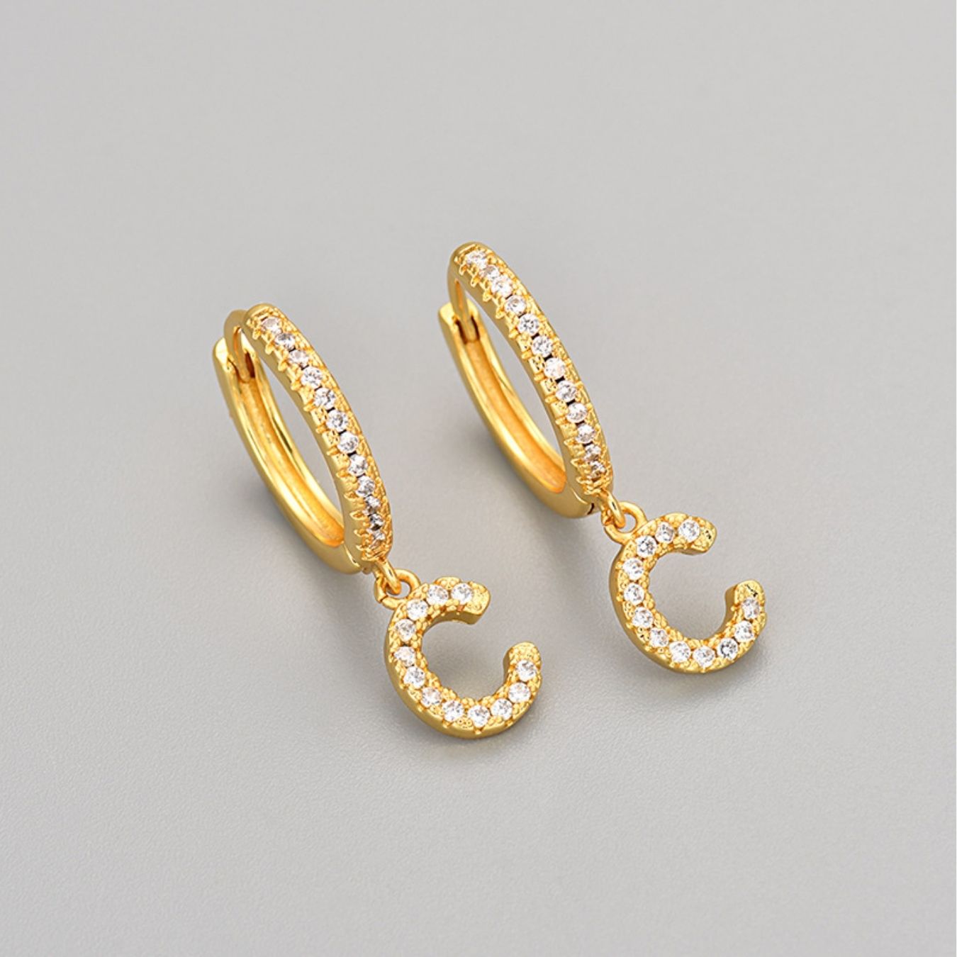 Oorbellen met initialen "Crystal"